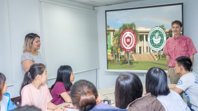 Trung tâm Ngoại ngữ và Du học ULI