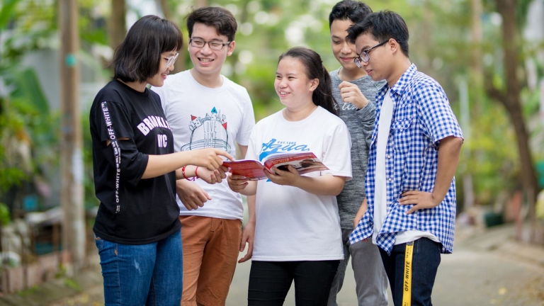 Trung tâm Anh ngữ Vươn Cao (Up English)