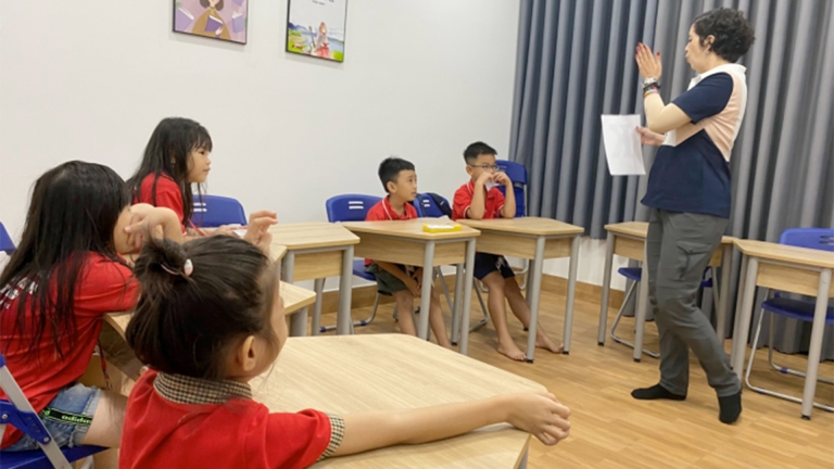 Trung tâm Anh ngữ Dinos English Academy