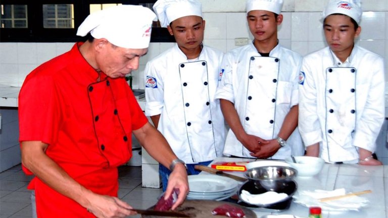 Trường Cao Đẳng Thương Mại và Du Lịch Hà Nội