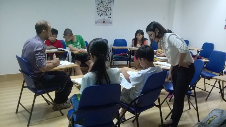 Trung tâm Ngoại ngữ - Tin học Tri Thức Việt