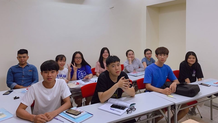 Trung tâm UEC Việt Nam