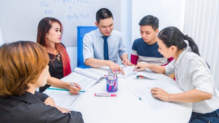 Trung tâm Anh ngữ  English The Universe ETU