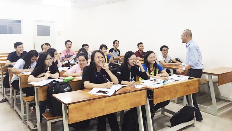 Trung tâm Ngoại ngữ Hutech