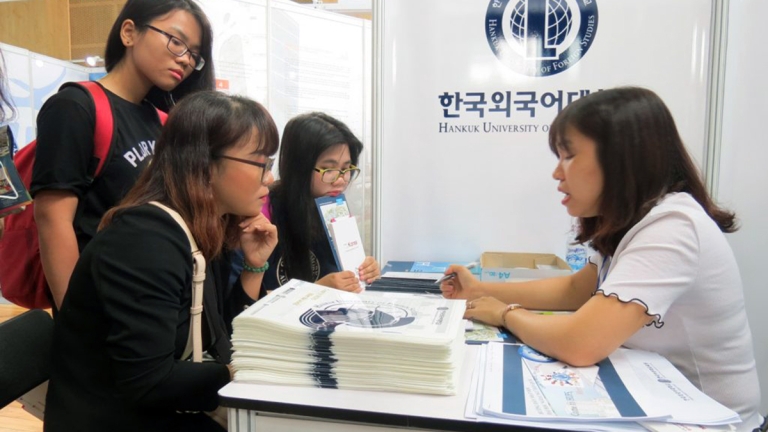 Trung tâm Ngoại ngữ - Du học Việt Thắng