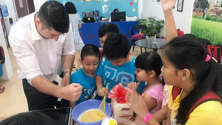 Trung tâm Ngoại ngữ MEC