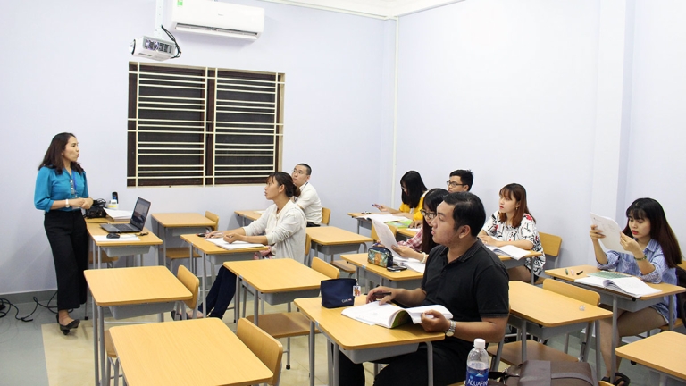 Trung tâm Ngoại ngữ Nền tảng Giao tiếp KEC