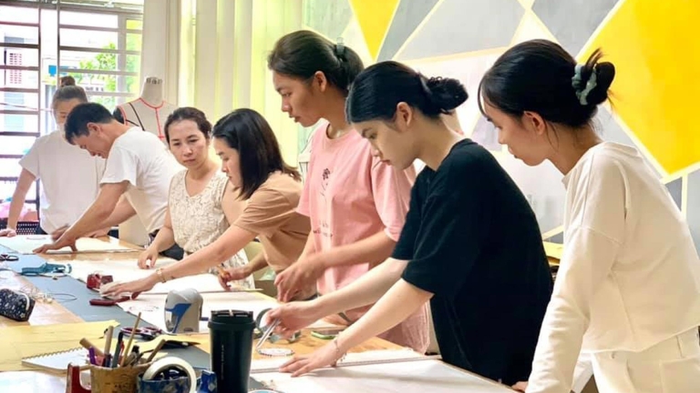 Học Thiết kế Thời trang DEC