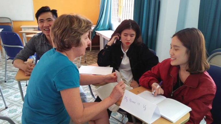 Trung tâm Anh văn giao tiếp Tin Tiến