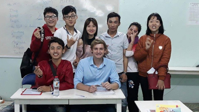 Trung tâm Anh văn giao tiếp Tin Tiến