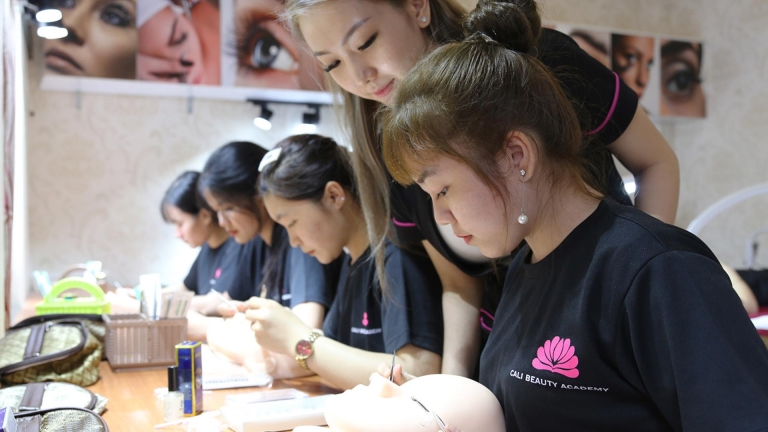 Trường Thẩm mỹ Cali