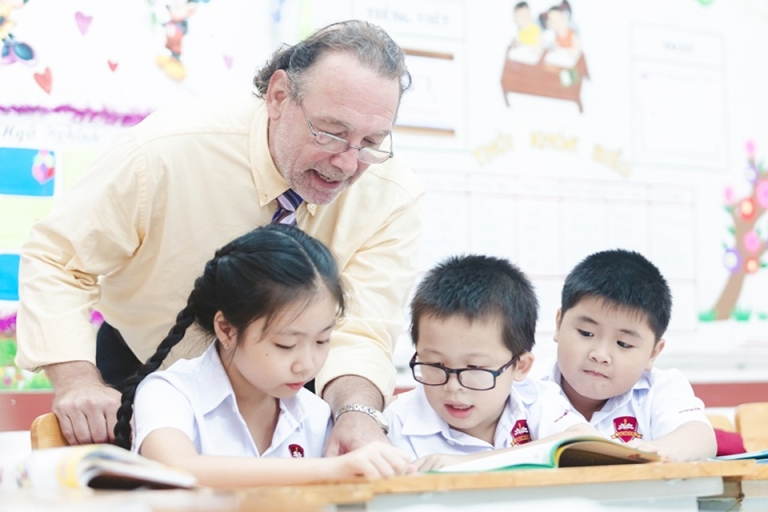 Trẻ được học cùng đội ngũ chuyên gia