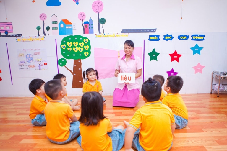 Các thầy cô áp dụng những phương pháp giảng dạy hiện đại, giúp trẻ tiến bộ dễ dàng