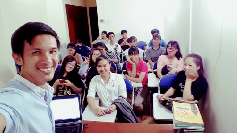 Trung tâm tiếng Anh IELTS Step-By-Step