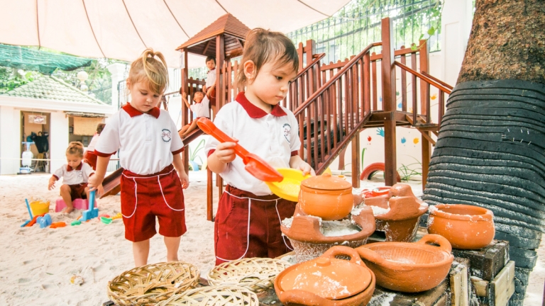 Hệ thống Trường Quốc tế Song ngữ WonderKids Montessori