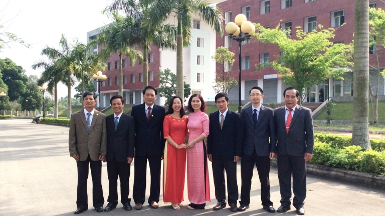 Trường Đại Học Phạm Văn Đồng