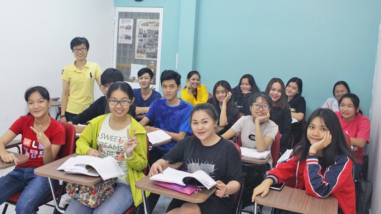 Trung Tâm Việt Nam Hợp Điểm