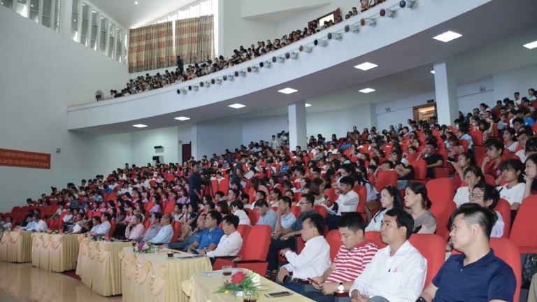 Trường Đại Học Hùng Vương