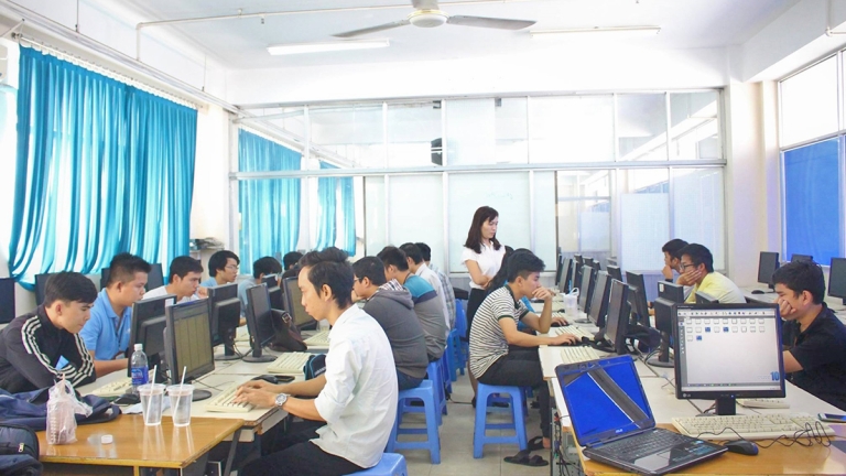 Trường Cao Đẳng Công Nghệ Thông Tin TP.HCM