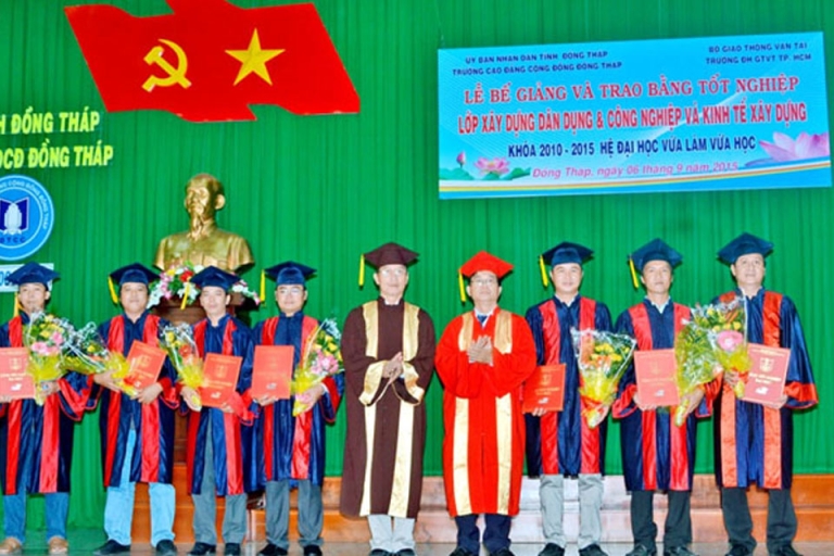 Nhà trường không ngừng đầu tư cơ sở vật chất, các trang thiết bị hiện đại phục vụ cho công tác giảng dạy và nhu cầu học tập của sinh viên (Nguồn: DTCC)