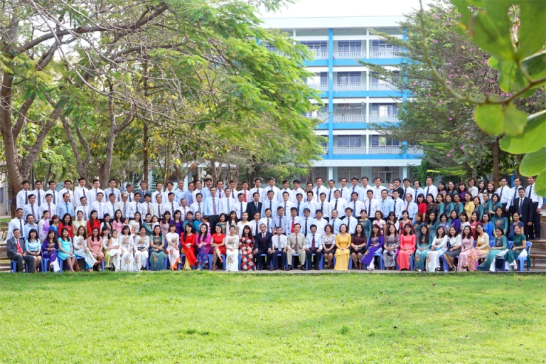 Đội ngũ cán bộ giảng viên Đại học Lao động – Xã hội CS II