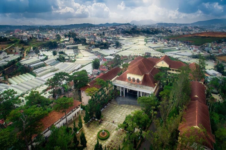 Khuôn viên trường