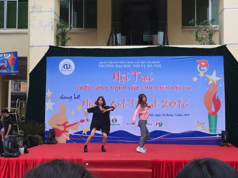 Hội trại “Thắp sáng ngọn lửa sinh viên Nội vụ”