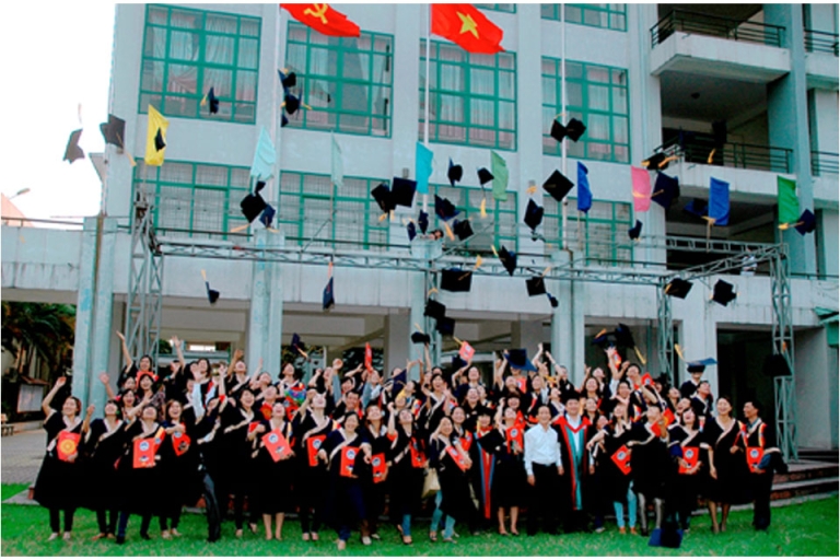 Lễ bế giảng lớp Đại học liên thông K11B - Đại học Kinh tế Quốc dân mở tại trường Cao đẳng Công nghiệp Hưng Yên