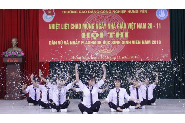 Hội thi “Dân vũ và nhảy flashmob HSSV trường Cao đẳng Công nghiệp Hưng Yên năm 2018”