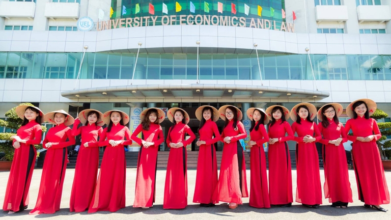 Trường Đại học Kinh tế - Luật