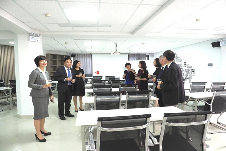 Xúc tiến các hoạt động giao lưu văn hóa, giáo dục, kinh doanh giữa Việt Nam và Nhật Bản.