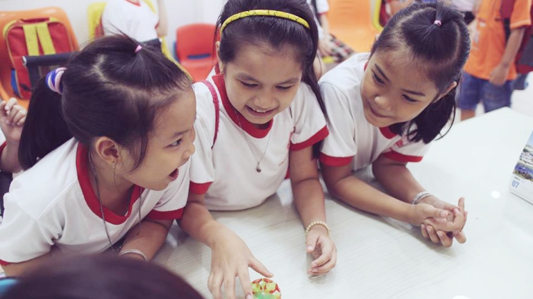 Trung Tâm Anh Ngữ Sắc Màu