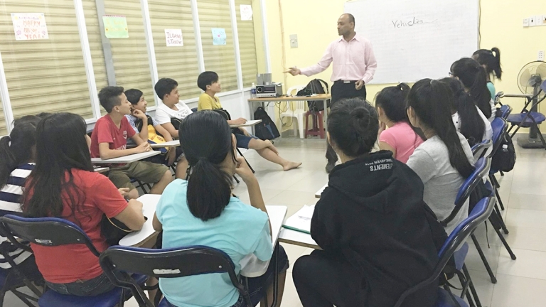 Trung Tâm Ngoại Ngữ Hoàng Việt