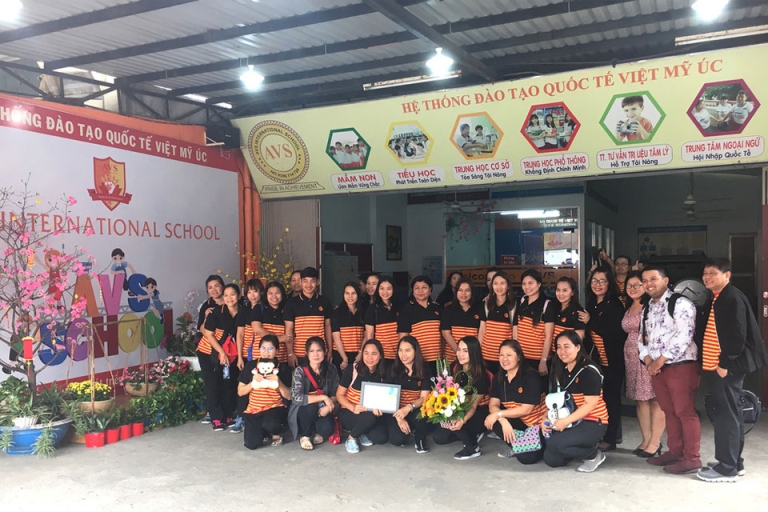 Để mang đến môi trường đào tạo chất lượng, trường cũng cộng tác với các nhà sư phạm nổi tiếng trên thế giới