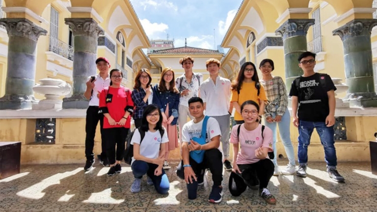 Trung tâm Simple English