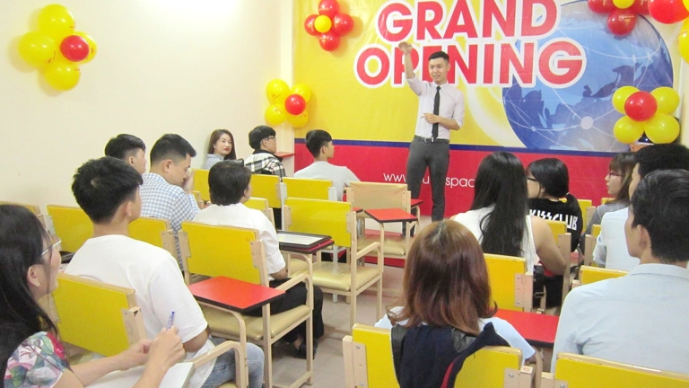 Trường  Ngoại Ngữ Không Gian