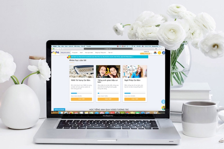 hoc-truc-tuyen-cung-elight-1