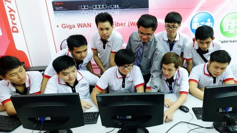 Trường Cao Đẳng Nghề Công Nghệ Thông Tin