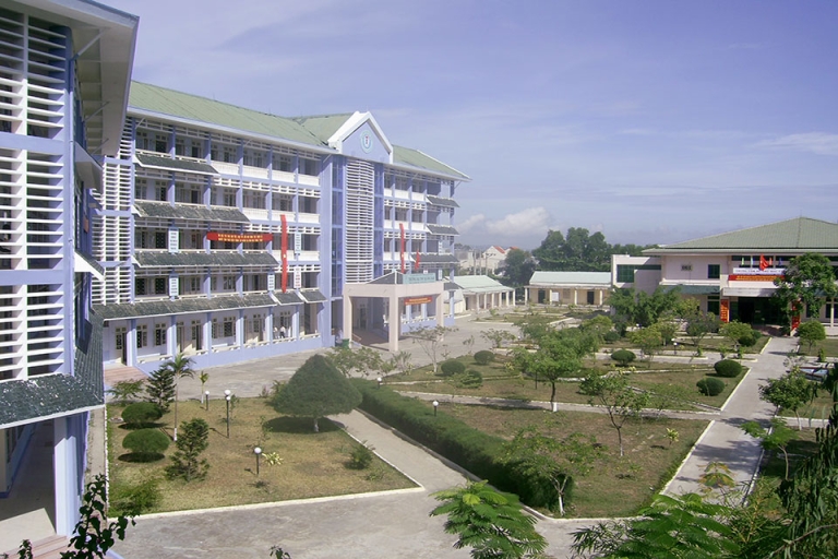 Khuôn viên của trường