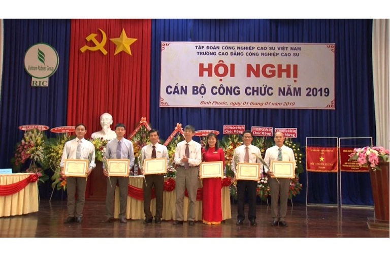 hoi nghi can bo vien chuc