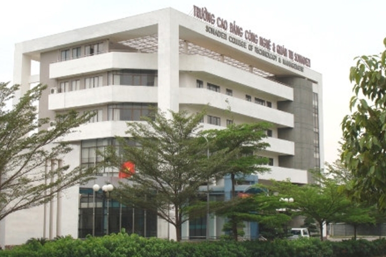 Trường chú trọng đào tạo và phát triển sinh viên toàn diện, trở thành nguồn lực lao động ưu tú cho các doanh nghiệp (Nguồn: Báo giáo dục và Thời đại)