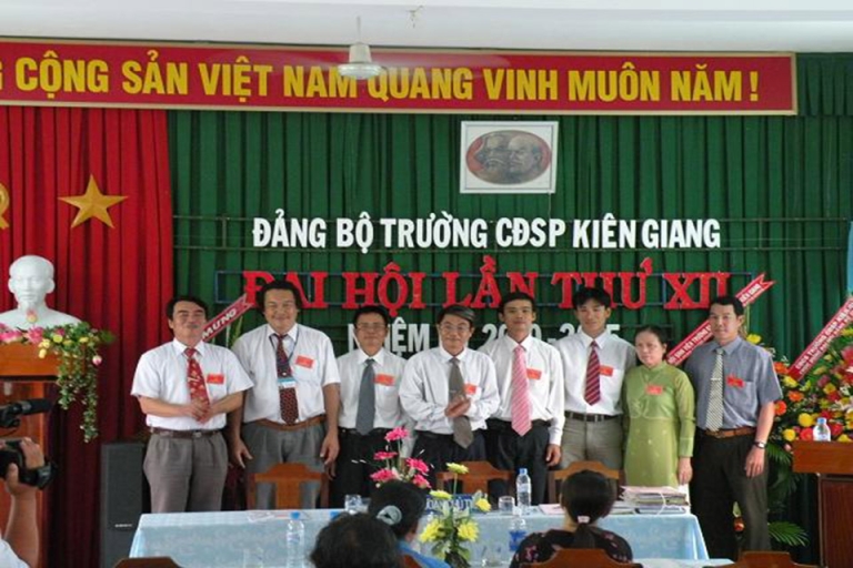 Đội ngũ nhân sự của trường