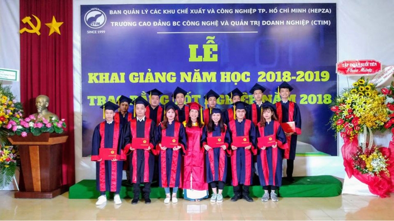 Trường Cao đẳng Bán công Công nghệ và Quản trị doanh nghiệp