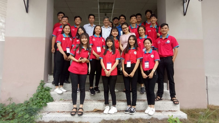 Trường Cao đẳng Bán công Công nghệ và Quản trị doanh nghiệp