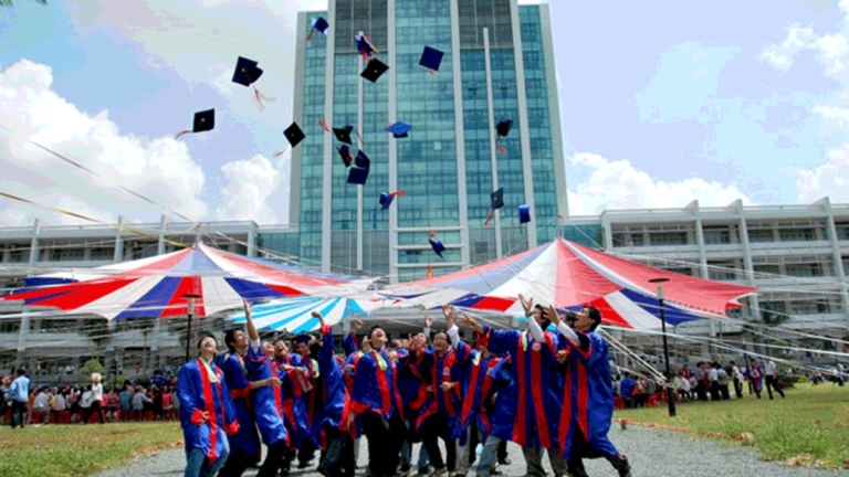 Trung Tâm Ngoại Ngữ Trường Đại Học Sư Phạm Kĩ Thuật TP. HCM