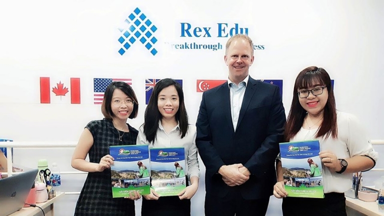 Công Ty TNHH Tư Vấn Du Học Giáo Dục REX