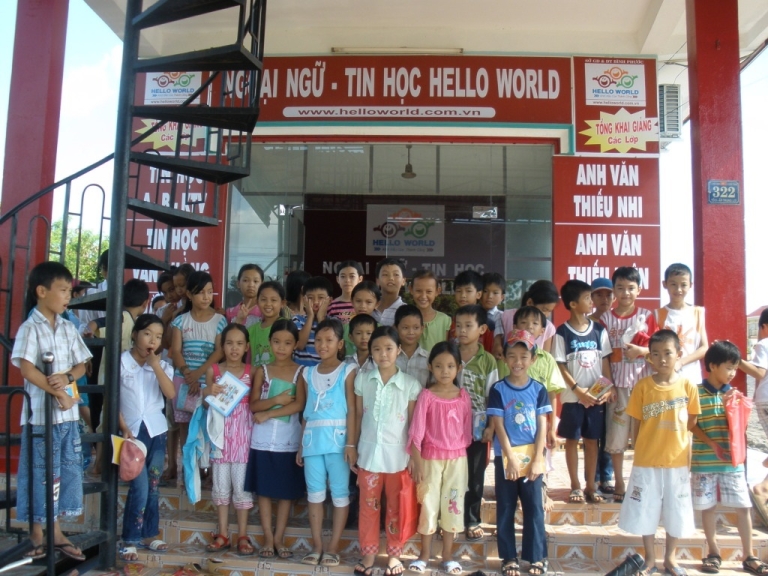 Trung tâm Ngoại ngữ Tin học Hello World