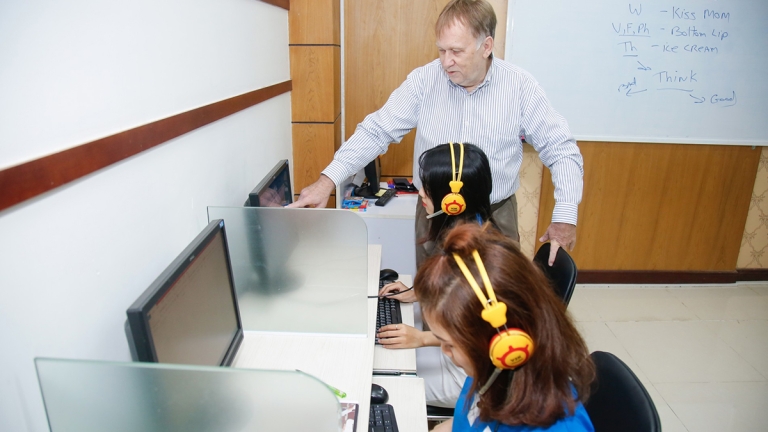 Trung tâm Ngoại ngữ VAE