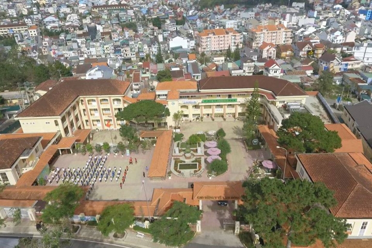 Khuôn viên trường Cao đẳng Y tế Lâm Đồng nhìn từ trên cao