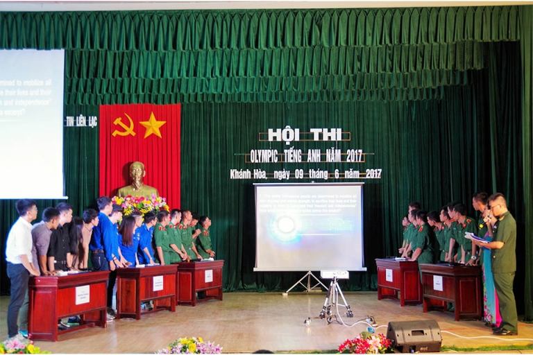 truong-dai-hoc-thong-tin-lien-lac-2